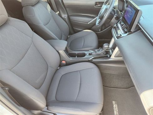 Certified 2023 Toyota Corolla Cross LE image 10