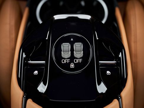 Used 2025 Ferrari Purosangue image 59