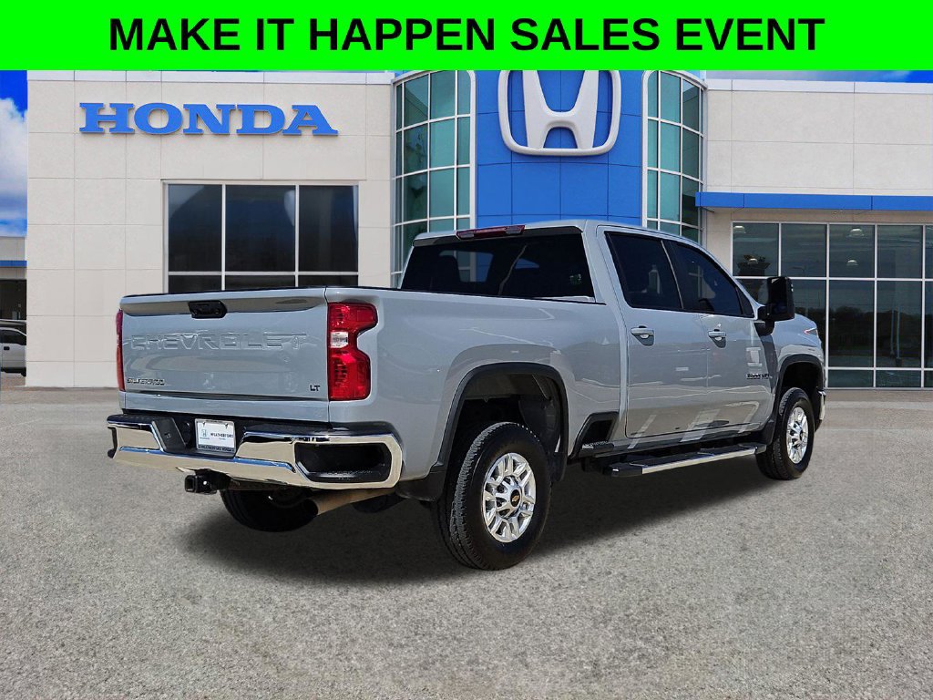 Used 2024 Chevrolet Silverado 2500 LT w/ Convenience Package AWD/4WD image 3