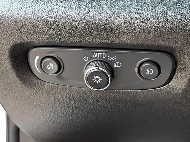 Used 2021 Chevrolet Traverse LT w/ LT Premium Package FWD image 26