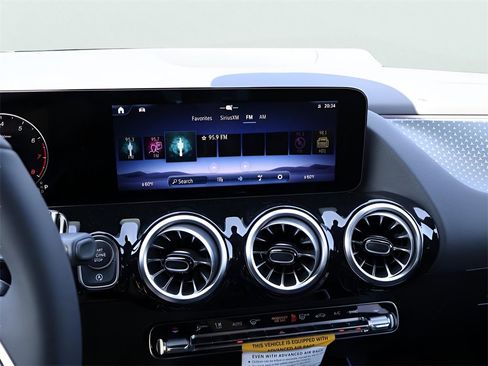 New 2025 Mercedes-Benz GLA 250 4MATIC image 22