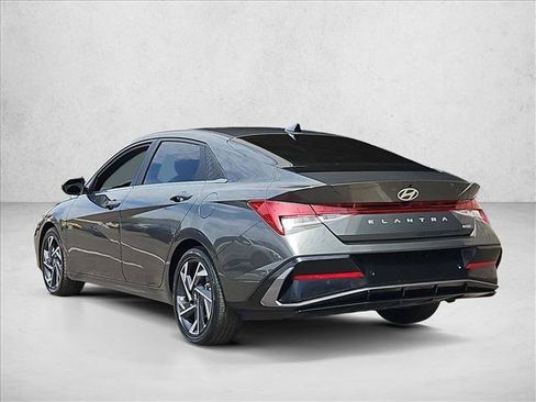Used 2024 Hyundai Elantra Limited FWD image 8