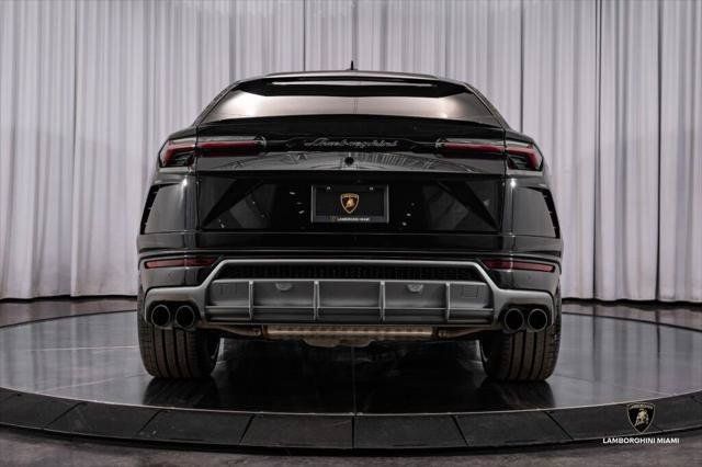 Used 2021 Lamborghini Urus AWD/4WD image 11