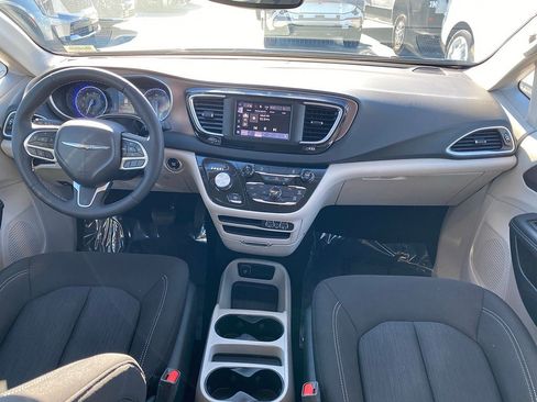 Used 2024 Chrysler Voyager LX FWD image 24