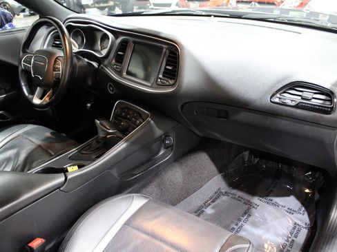 Used 2016 Dodge Challenger SXT Plus image 35