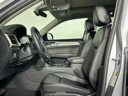 Used 2023 Volkswagen Atlas SEL AWD/4WD image 32