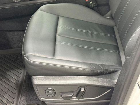 Certified 2025 Audi Q5 Premium w/ Convenience Package AWD/4WD image 19