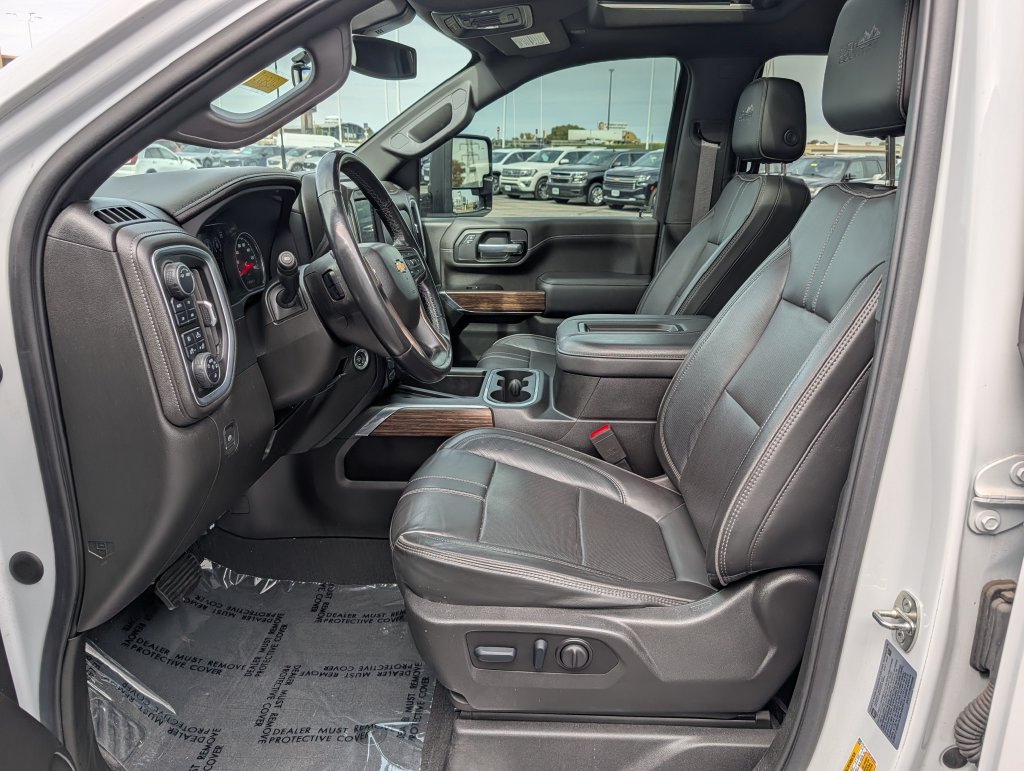 Used 2022 Chevrolet Silverado 3500 High Country w/ Safety Package II AWD/4WD image 15