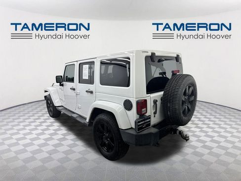 Used 2014 Jeep Wrangler Unlimited Sahara AWD/4WD image 3