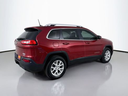 Used 2017 Jeep Cherokee Latitude w/ Comfort/Convenience Group AWD/4WD image 8