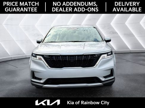 Used 2023 Kia Carnival LX image 10