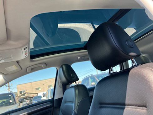 Used 2018 Volkswagen Golf Alltrack SE image 12