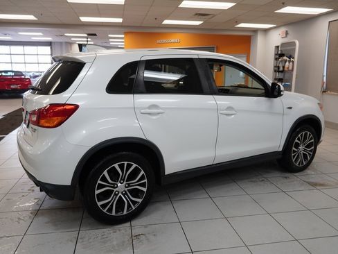 Used 2017 Mitsubishi Outlander Sport ES image 11