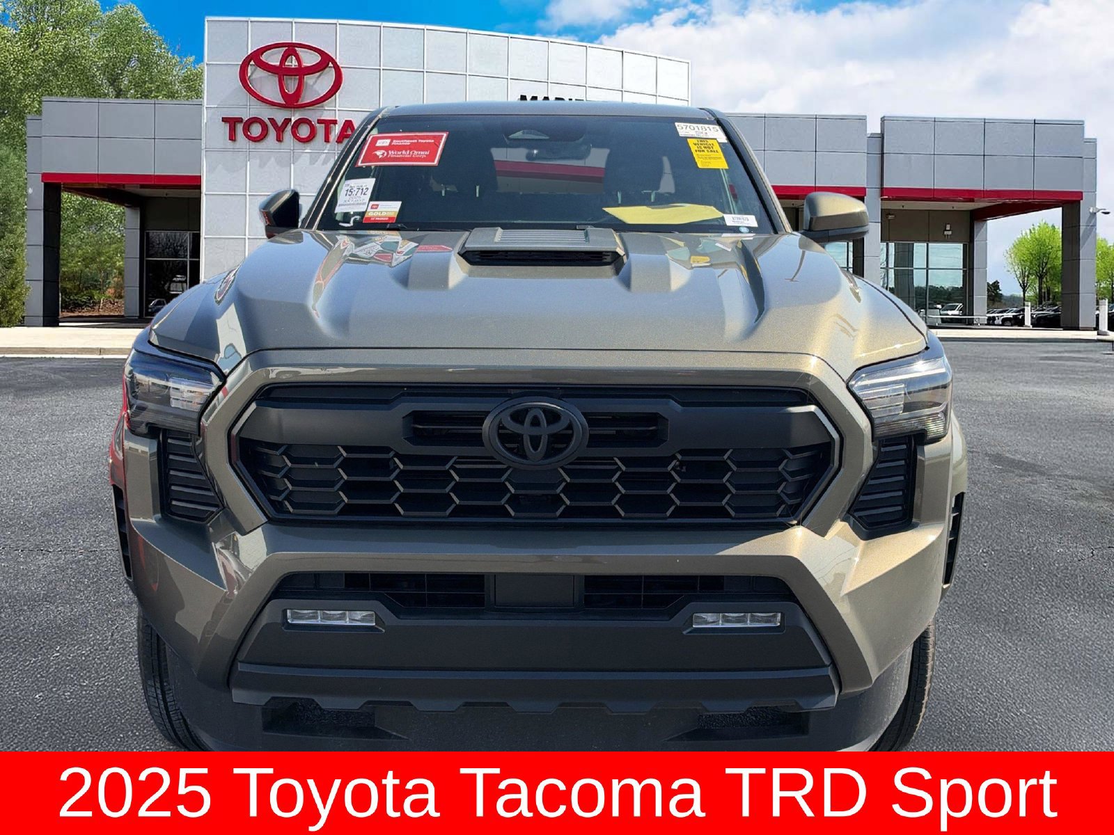 Used 2025 Toyota Tacoma TRD Sport AWD/4WD image 2