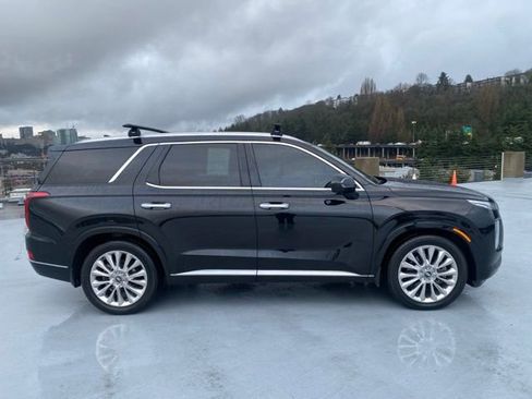 Used 2020 Hyundai Palisade Limited image 3