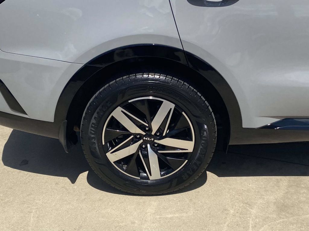 Used 2023 Kia Sorento EX FWD image 11