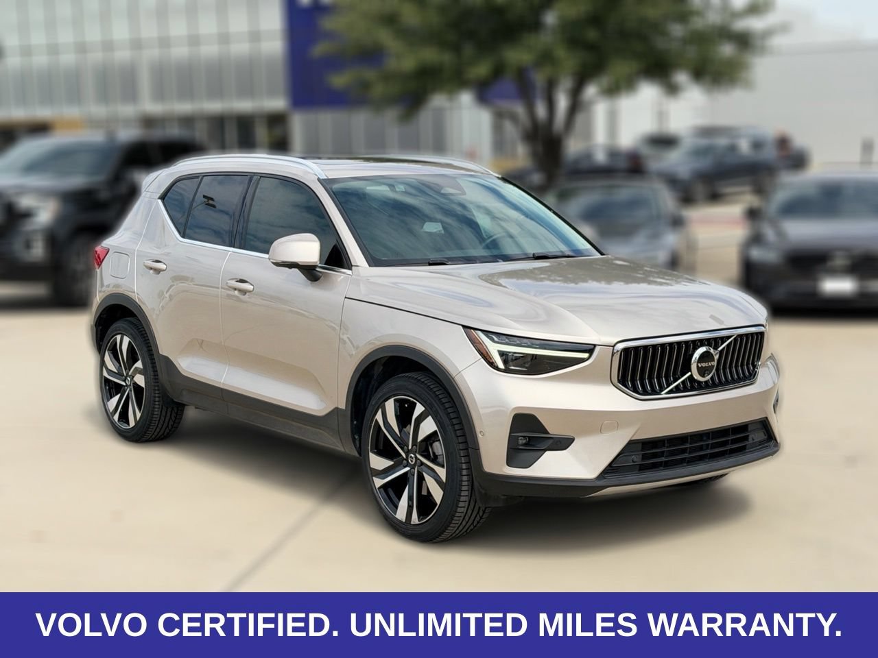 Certified 2024 Volvo XC40 B5 Plus w/ Protection Package Premier AWD/4WD image 8