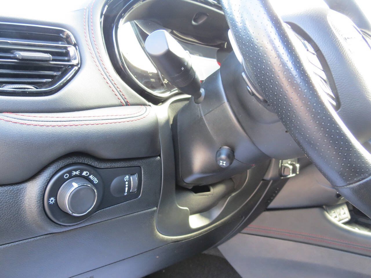 Used 2025 Dodge Durango GT AWD/4WD image 13