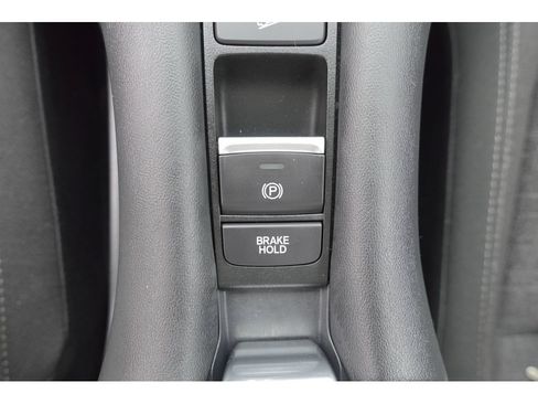 Used 2025 Honda HR-V LX image 22