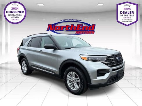 Used 2023 Ford Explorer XLT AWD/4WD image 1