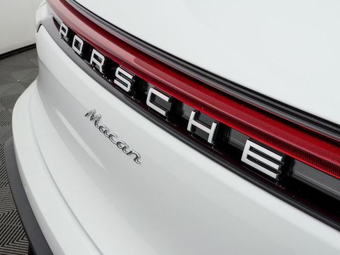 New 2026 Porsche Macan image 38