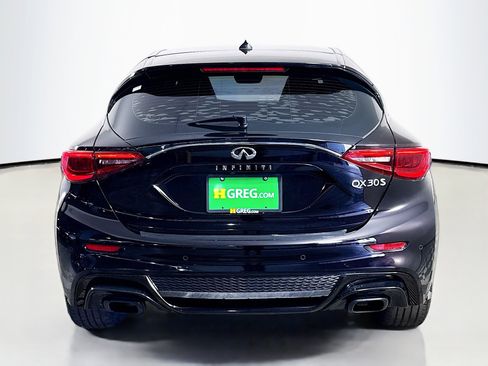 Used 2017 INFINITI QX30 Sport FWD image 8