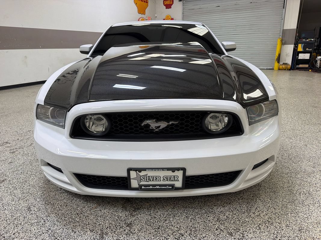 Used 2014 Ford Mustang GT RWD image 12