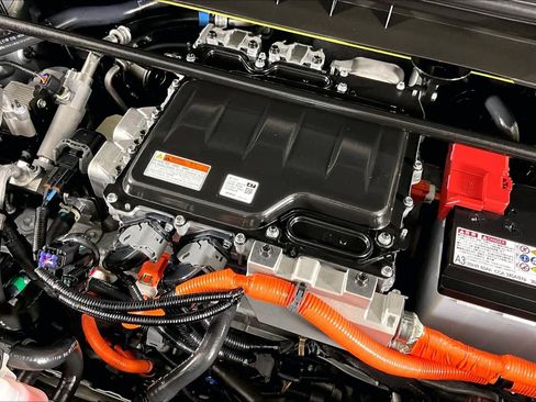 Used 2023 Lexus RZ 450e Premium image 31