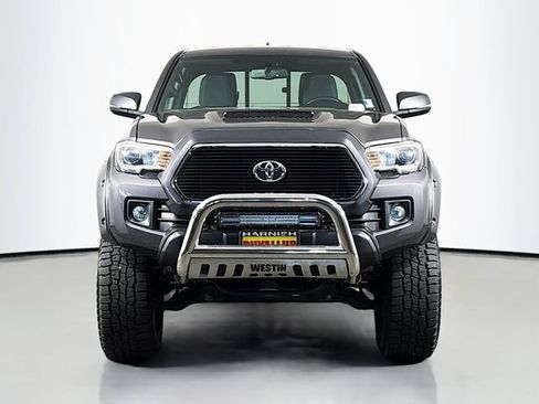 Used 2016 Toyota Tacoma SR5 AWD/4WD image 2