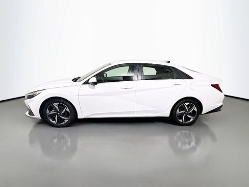 Used 2023 Hyundai Elantra Limited w/ Cargo Package FWD image 4