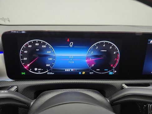 Used 2025 Mercedes-Benz CLA 250 image 10