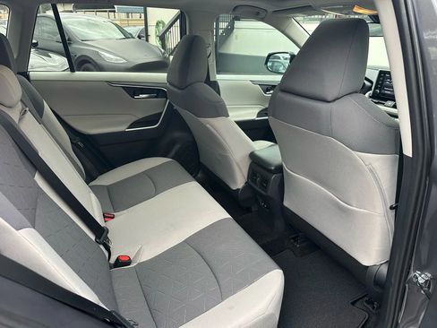 Used 2019 Toyota RAV4 XLE w/ Convenience Package image 14