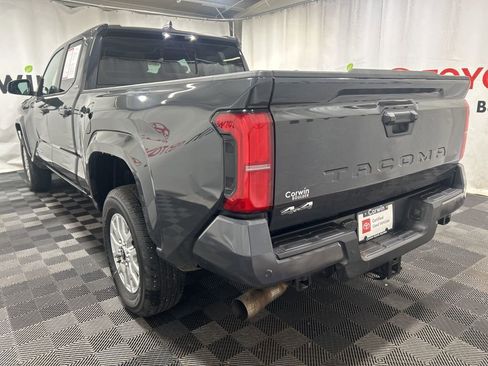 Used 2025 Toyota Tacoma SR5 image 7