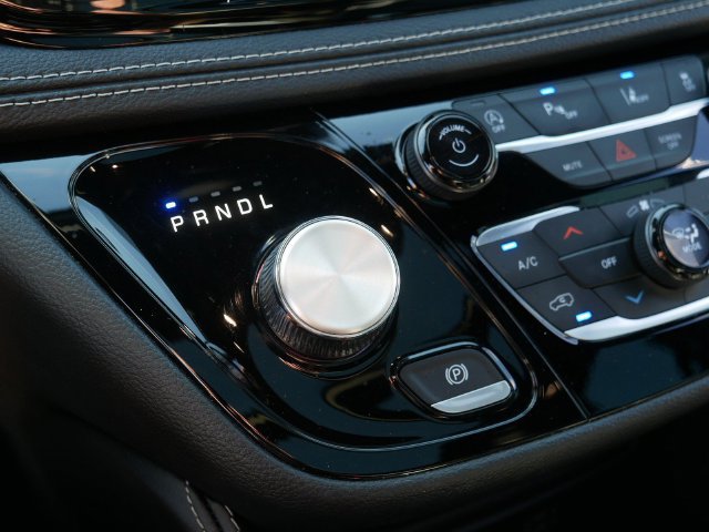 Used 2026 Chrysler Pacifica Limited FWD image 30
