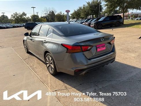 Used 2020 Nissan Altima 2.5 SL FWD image 9