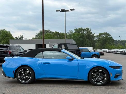 Used 2025 Ford Mustang Premium RWD image 34
