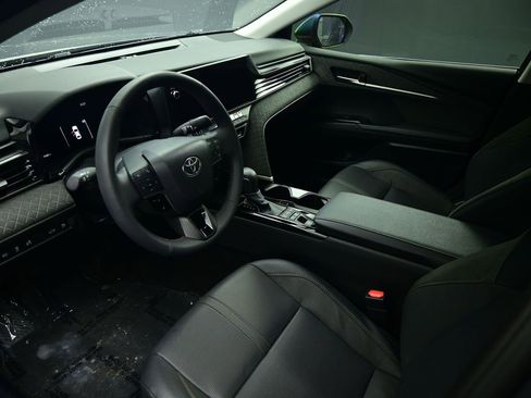 Used 2025 Toyota Camry XLE image 15