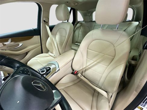 Used 2018 Mercedes-Benz GLC 300 image 19