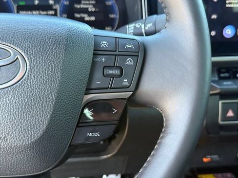Used 2025 Toyota Camry XSE FWD image 13