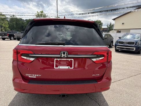 Used 2024 Honda Odyssey Elite image 5