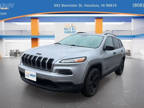 Used 2017 Jeep Cherokee Sport FWD image 2