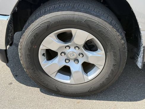 Used 2023 RAM 1500 Big Horn AWD/4WD image 9