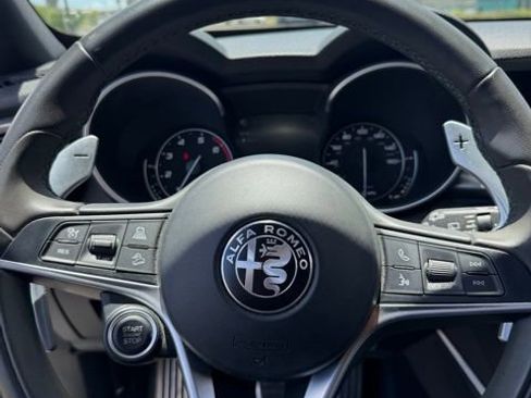 Used 2018 Alfa Romeo Stelvio Ti Sport AWD/4WD image 15