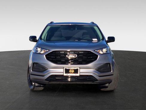 Used 2022 Ford Edge SE w/ Black Appearance Package AWD/4WD image 2