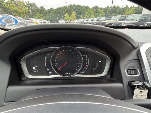Used 2016 Volvo XC60 T5 Premier AWD/4WD image 31