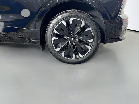 Used 2024 Chevrolet Blazer EV RS AWD/4WD image 31
