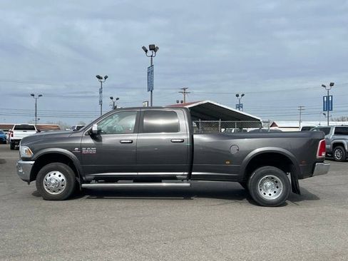 Used 2018 RAM 3500 Laramie image 12