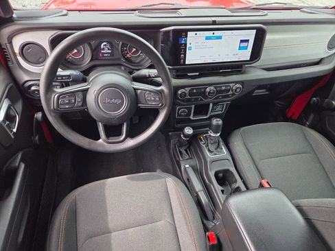 Used 2024 Jeep Wrangler Unlimited Sport AWD/4WD image 8