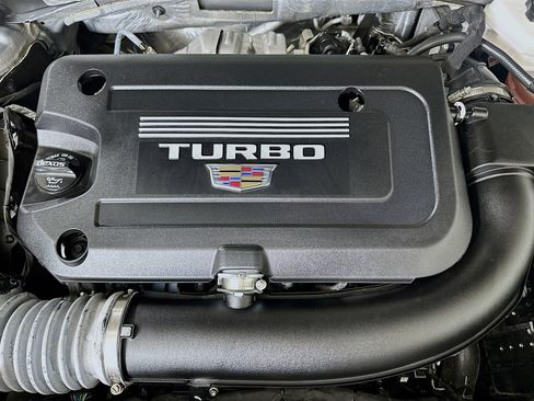 Used 2024 Cadillac XT4 Premium Luxury image 34