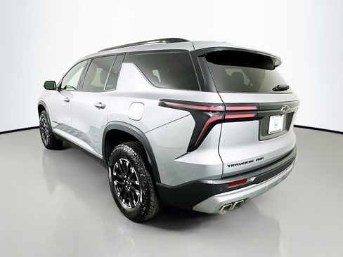 Used 2025 Chevrolet Traverse Z71 image 7